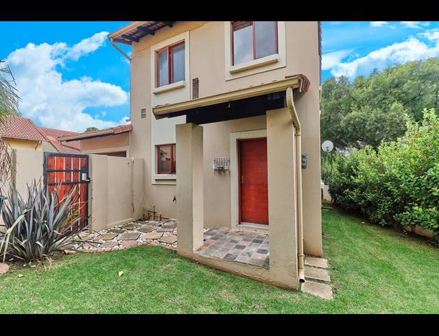 2 BEDROOM TOWNHOUSE FOR SALE IN RUIMSIG